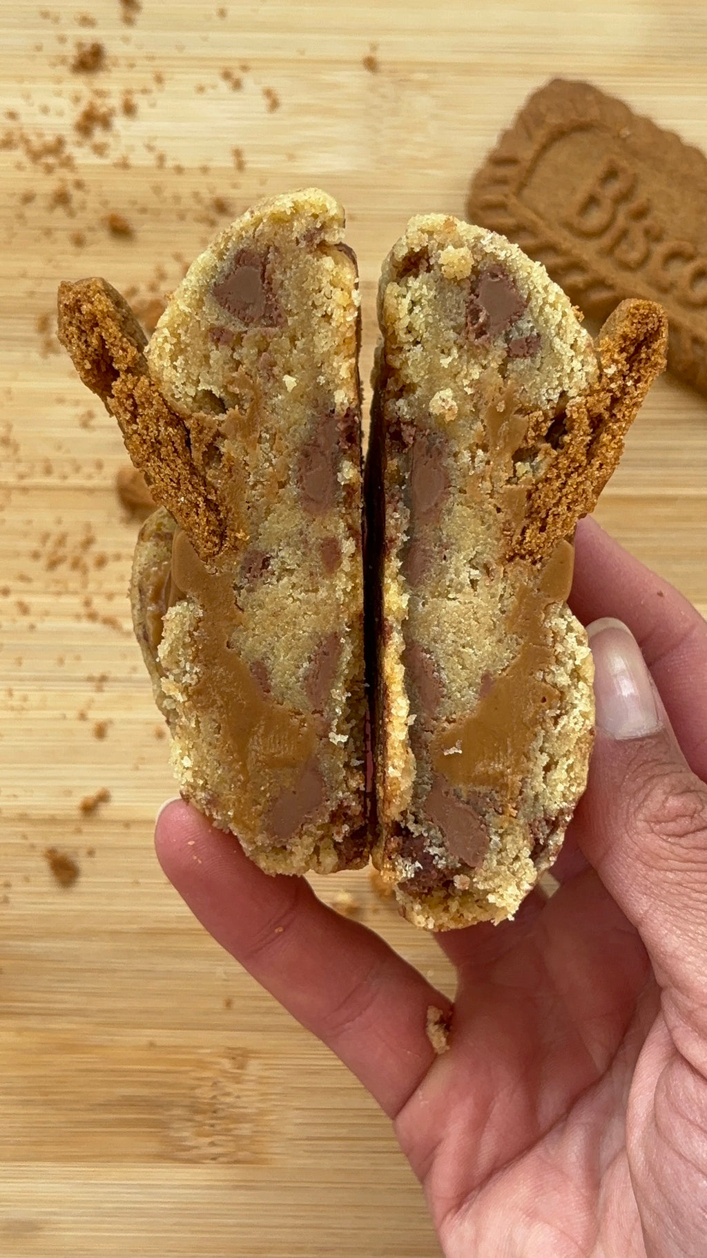 Biscoff Stuffed Cookie
